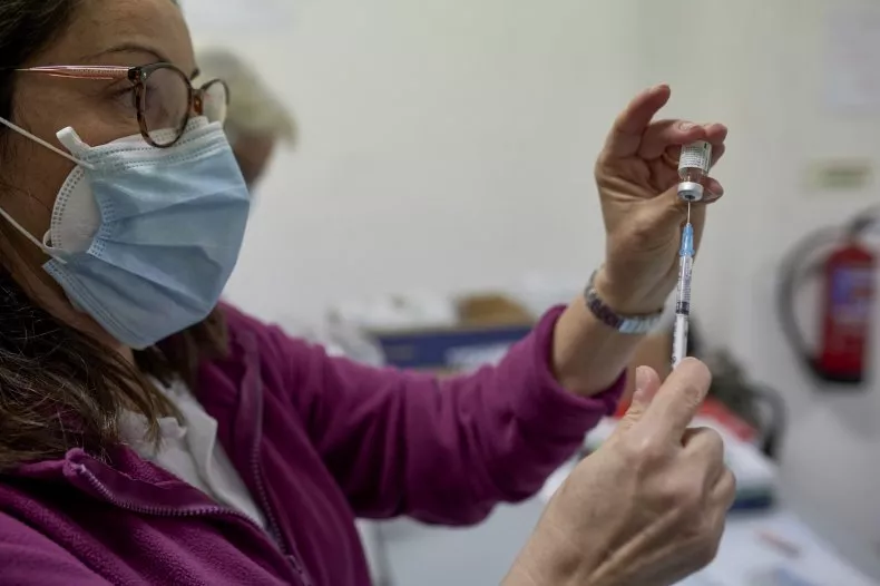 Biden y la Promesa de la Vacuna Universal