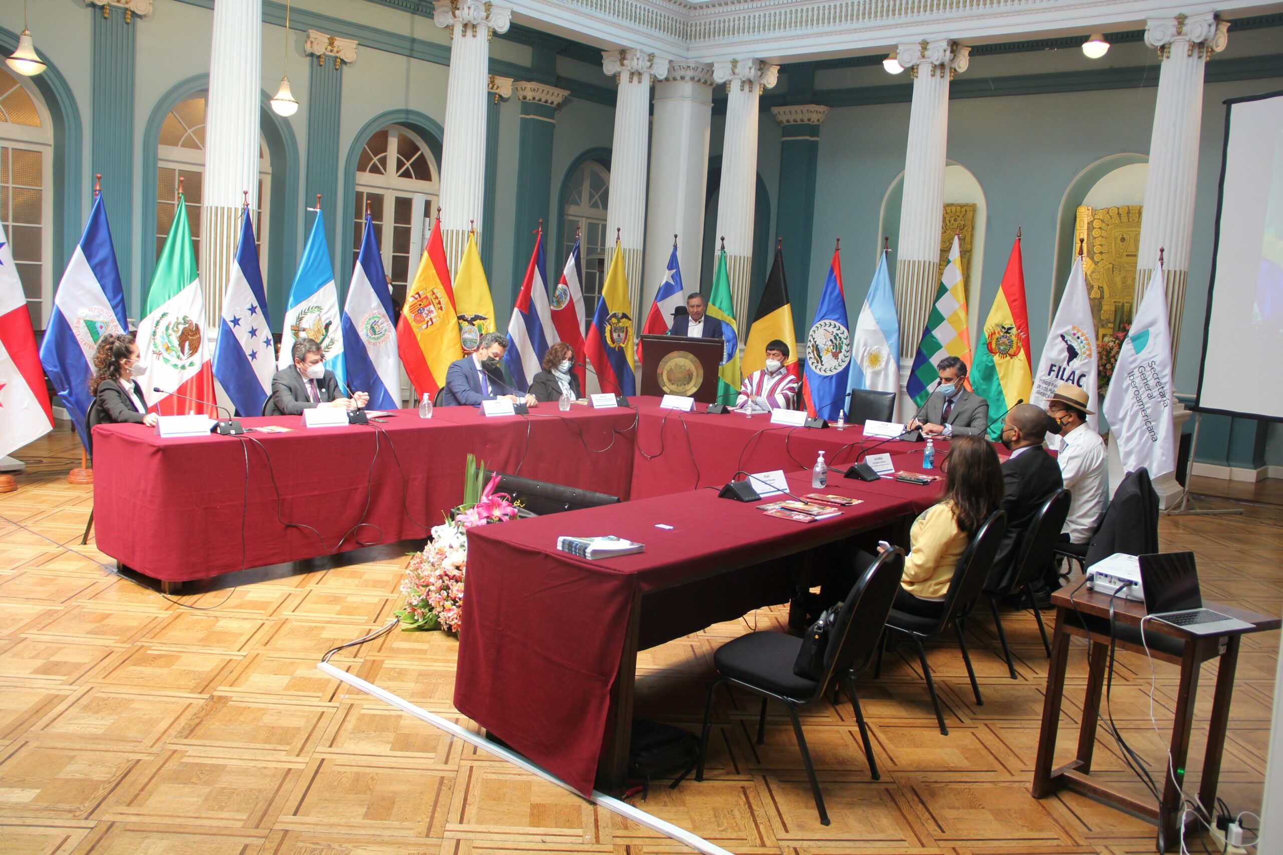 Início do Instituto Ibero-americano de Línguas Indígenas