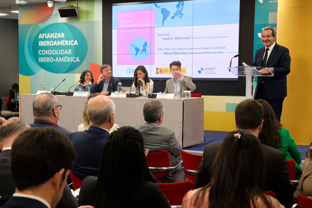 Andrés Allamand: “A Cúpula UE-Celac deve ser o ponto de partida de uma nova relação entre ambas as regiões”