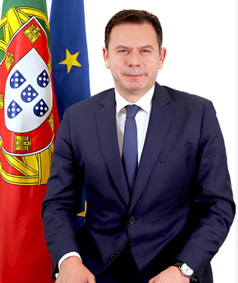 Luis Montenegro