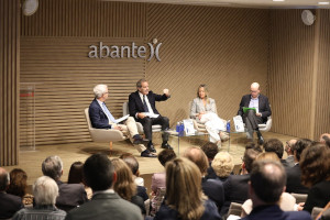 Andrés Allamand: “A América Latina deve aumentar seu peso internacional para influir na nova ordem mundial”