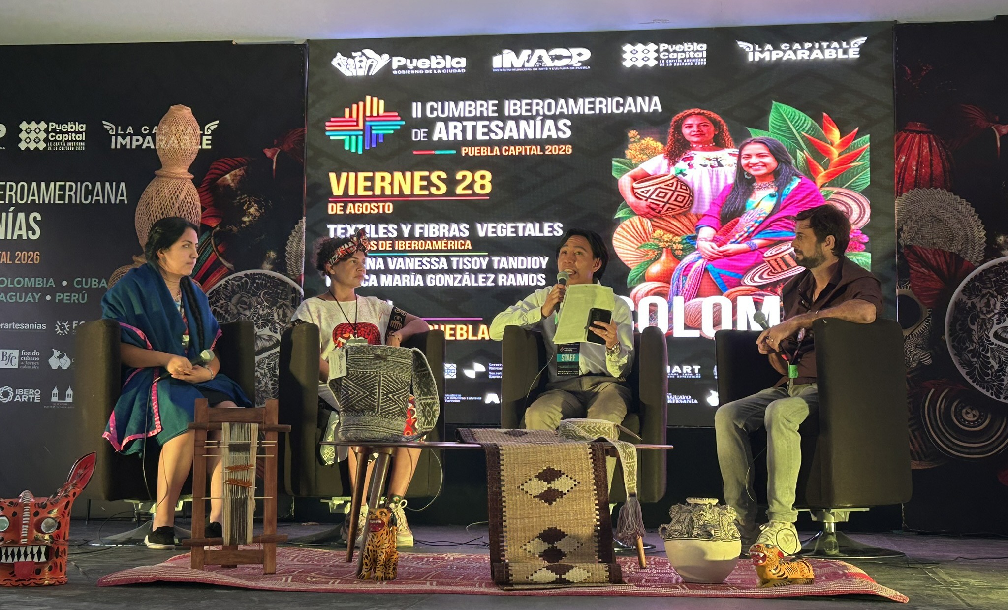 La artesanía iberoamericana conquista el Zócalo de Puebla