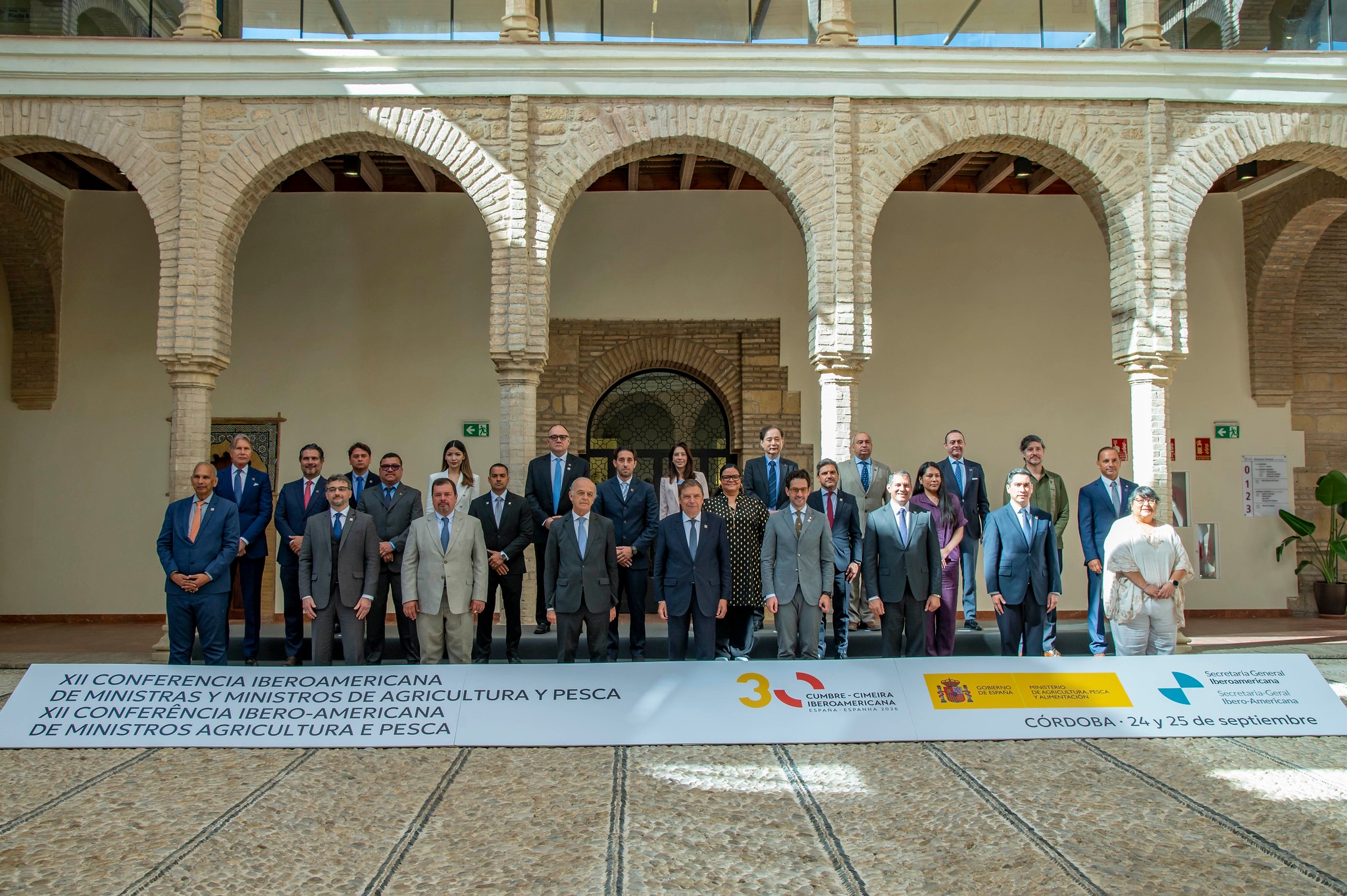 Foto de familia de la XII CONFERENCIA IBEROAMERICANA DE MINISTRAS Y MINISTROS DE AGRICULTURA Y PESCA