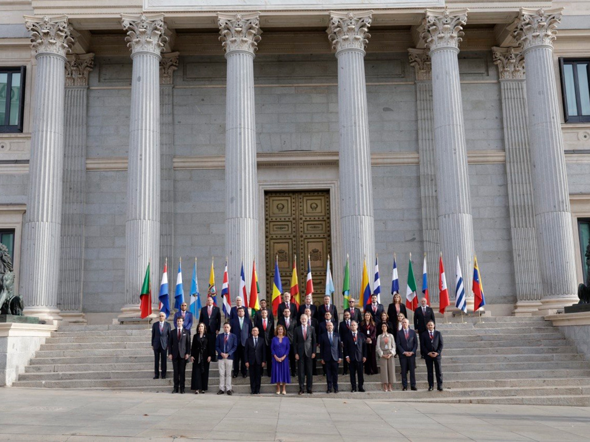 Los parlamentos iberoamericanos reafirman su compromiso con la defensa de la democracia, la igualdad y una IA ética